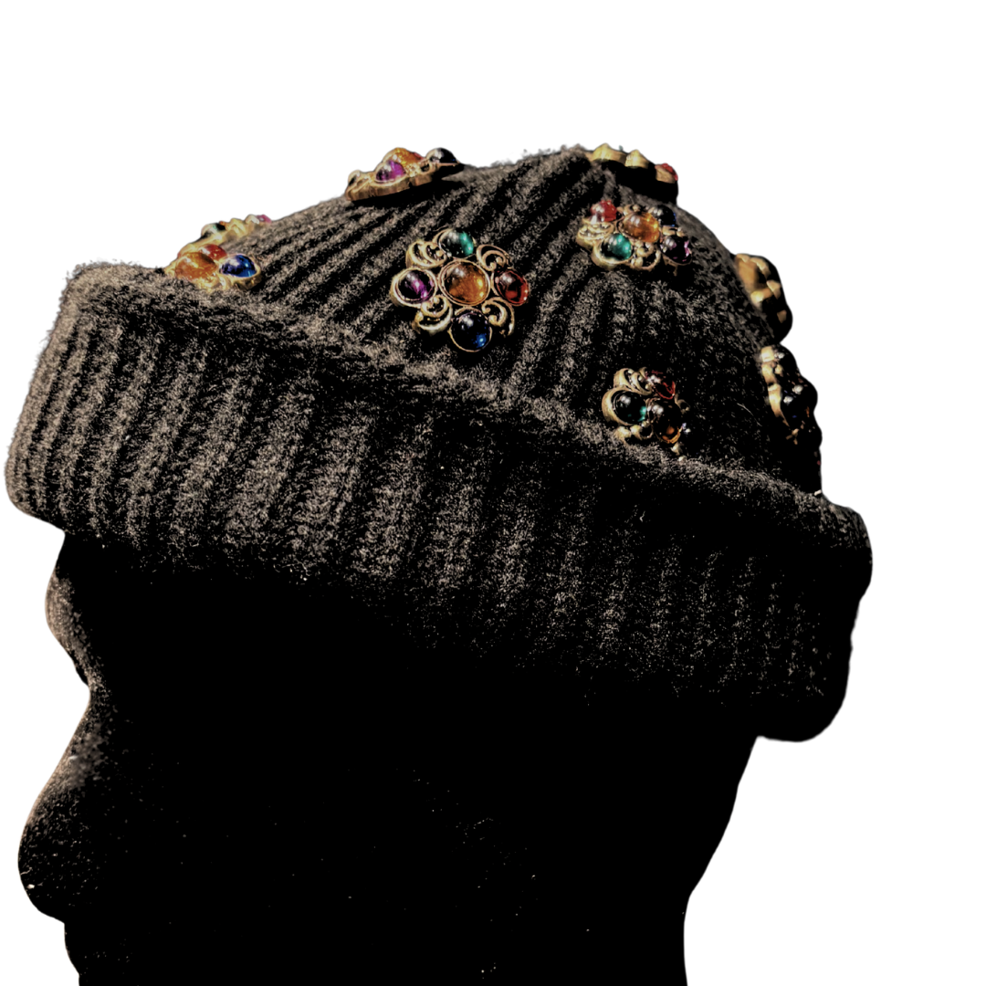 Black woven cap with vintage buttons 