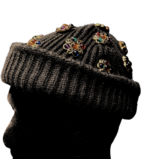 Black woven cap with vintage buttons 